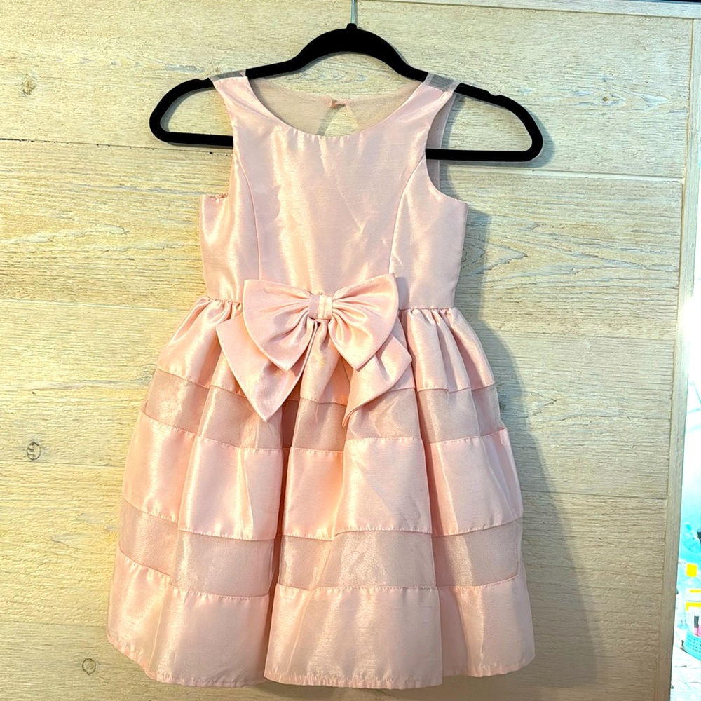 Little girls Dress size 6